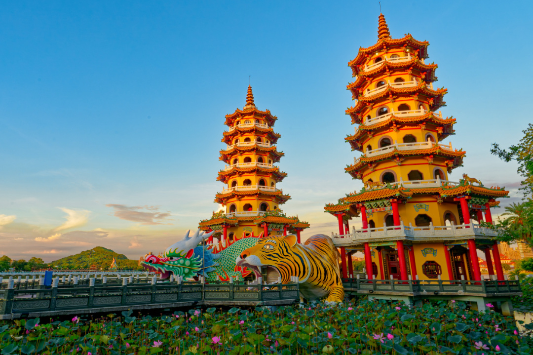 Dragon and Tiger Pagodas at Lotus Pond, Kaohsiung, Taiwan.